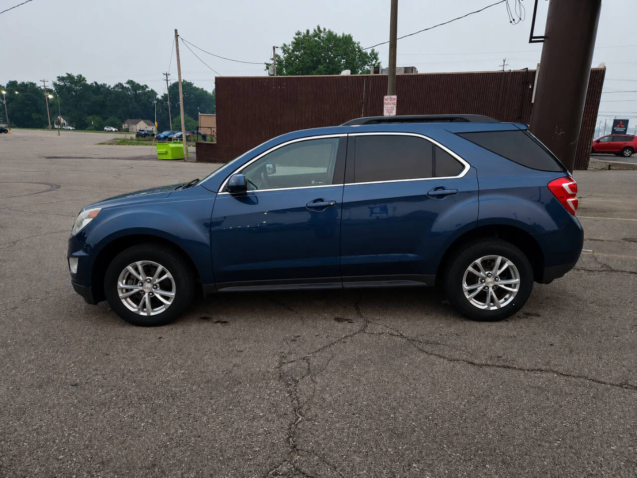 Used 2017 Chevrolet Equinox LT w/ Convenience Package AWD/4WD image 7