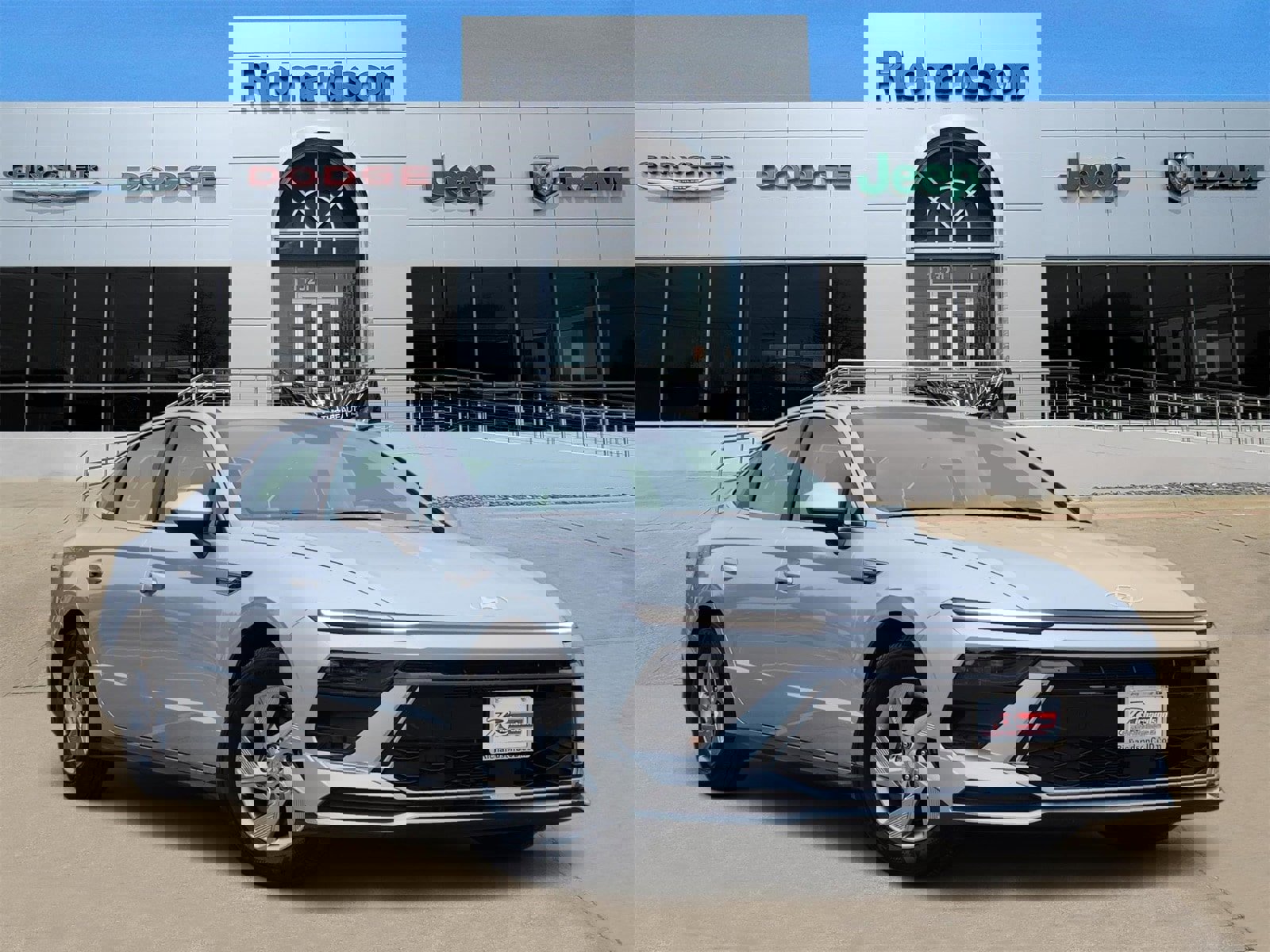 Used 2025 Hyundai Sonata SE image 1