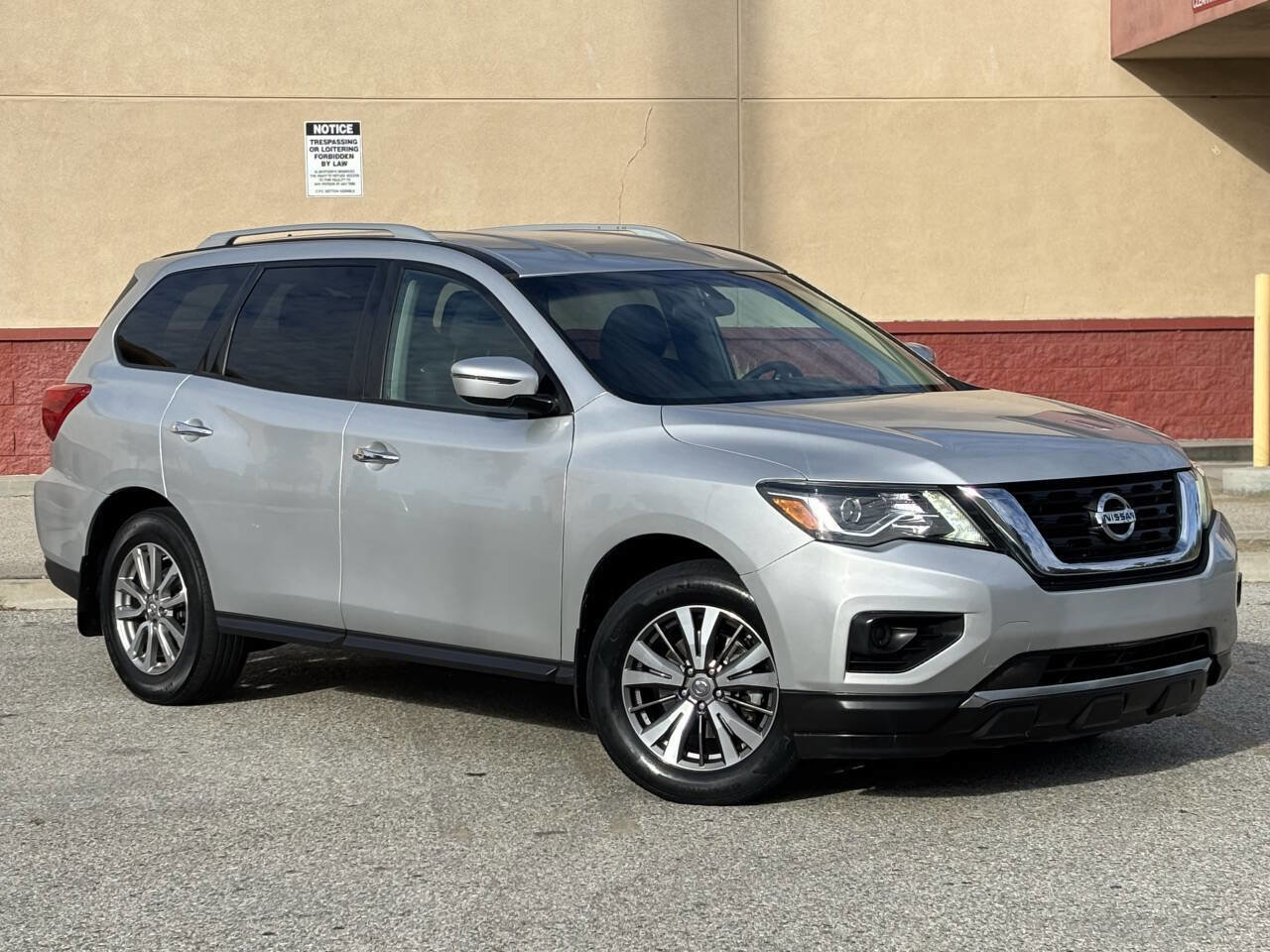 Used 2017 Nissan Pathfinder S