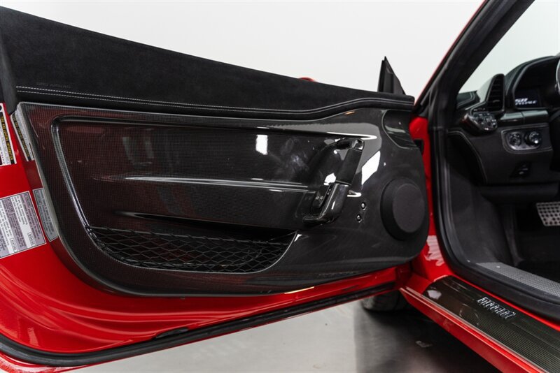 Used 2015 Ferrari 458 Speciale Coupe RWD image 87