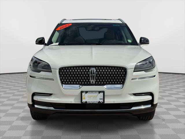 Used 2023 Lincoln Aviator Reserve w/ Elements Package Plus image 2