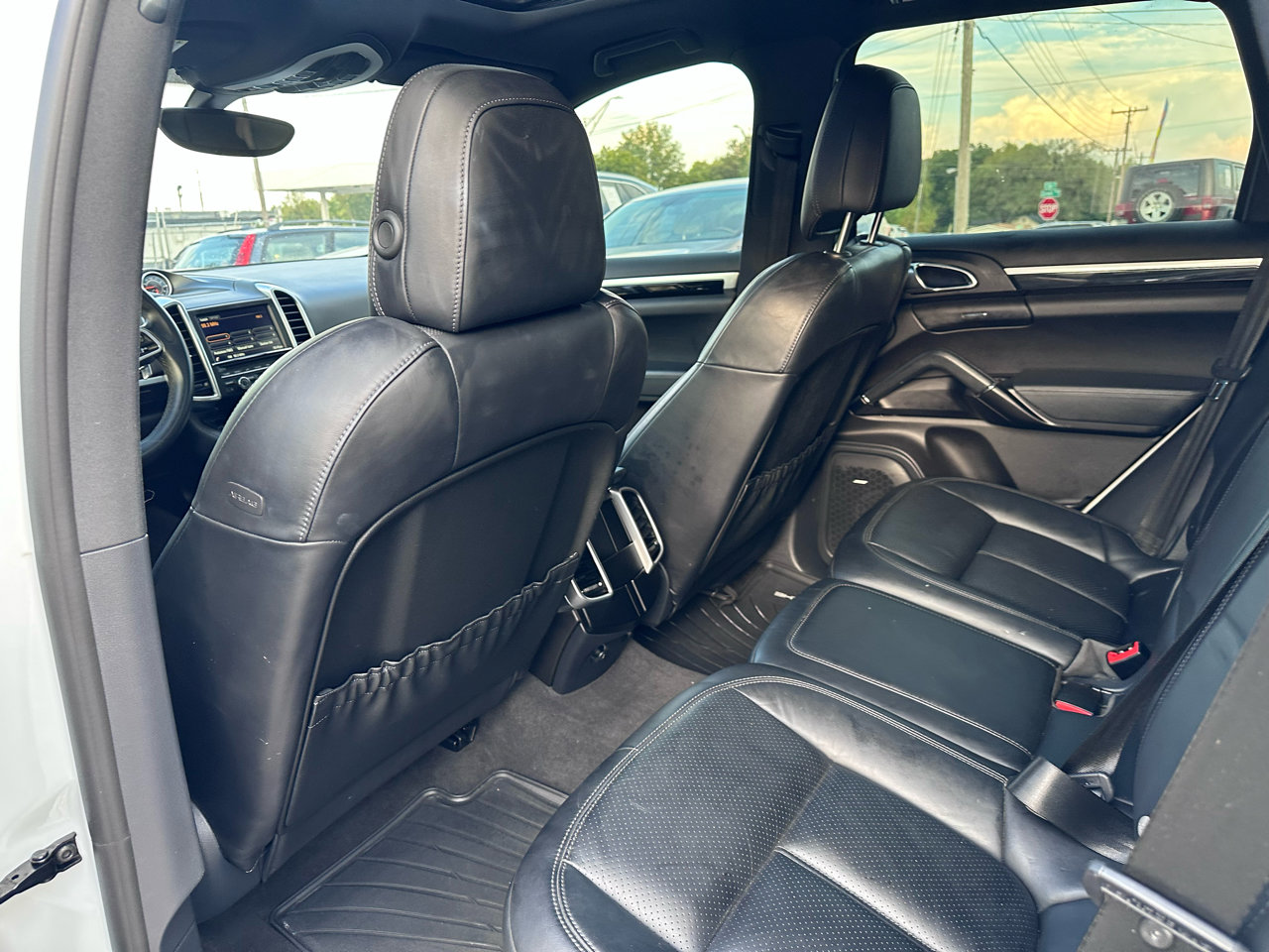 Used 2016 Porsche Cayenne image 33