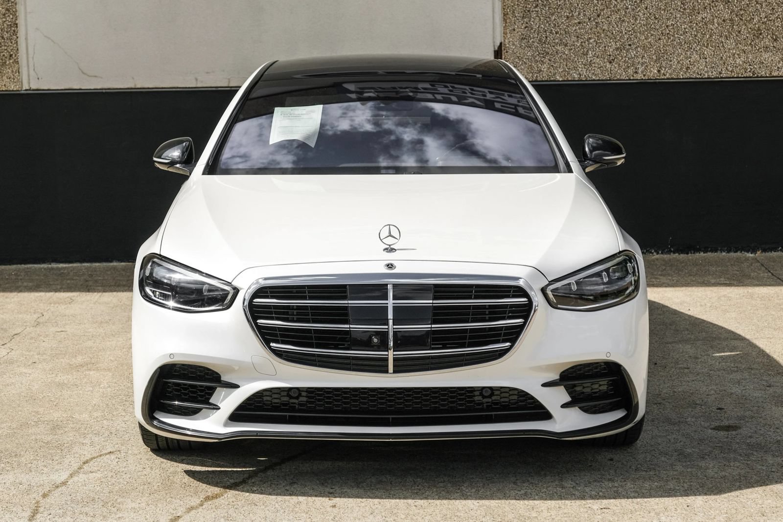 Used 2022 Mercedes-Benz S 580 4MATIC Sedan w/ AMG Line Package image 4