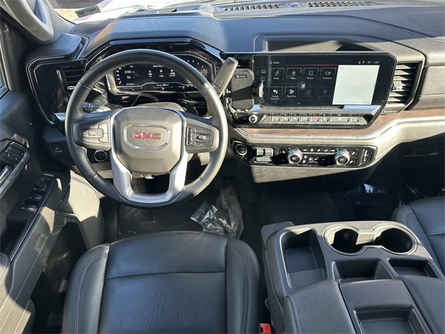 Used 2025 GMC Sierra 1500 SLT image 9