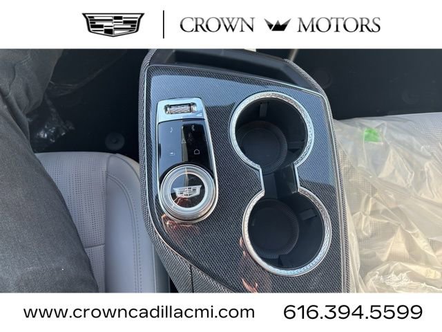 New 2026 Cadillac Optiq Luxury 2 image 15