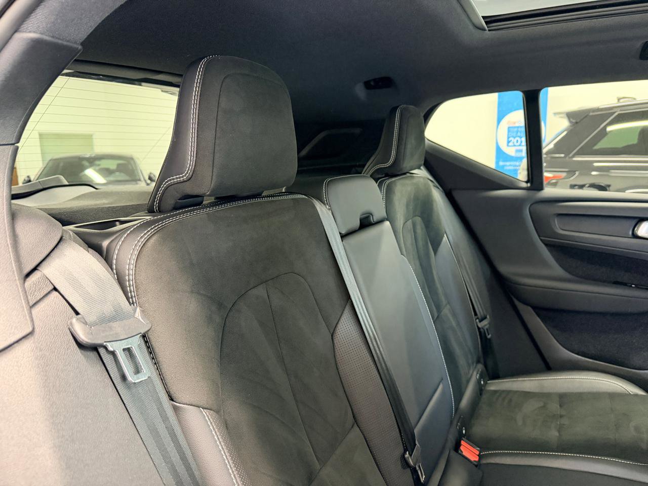 Used 2021 Volvo XC40 T4 R-Design w/ Advanced Package image 31