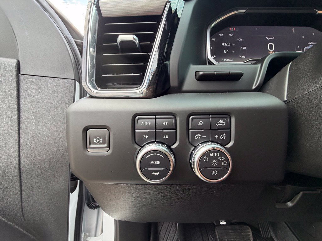 Used 2024 GMC Sierra 3500 Denali Ultimate AWD/4WD image 4