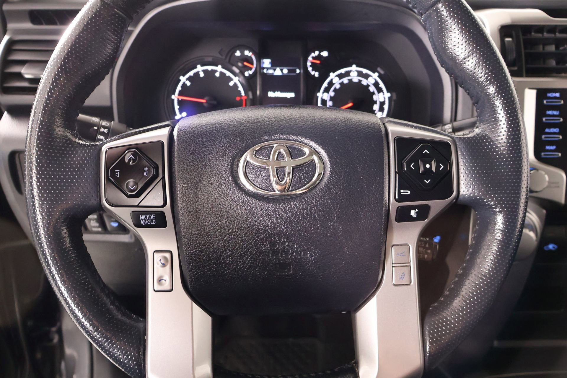 Used 2023 Toyota 4Runner SR5 Premium w/ Moonroof Package AWD/4WD image 3