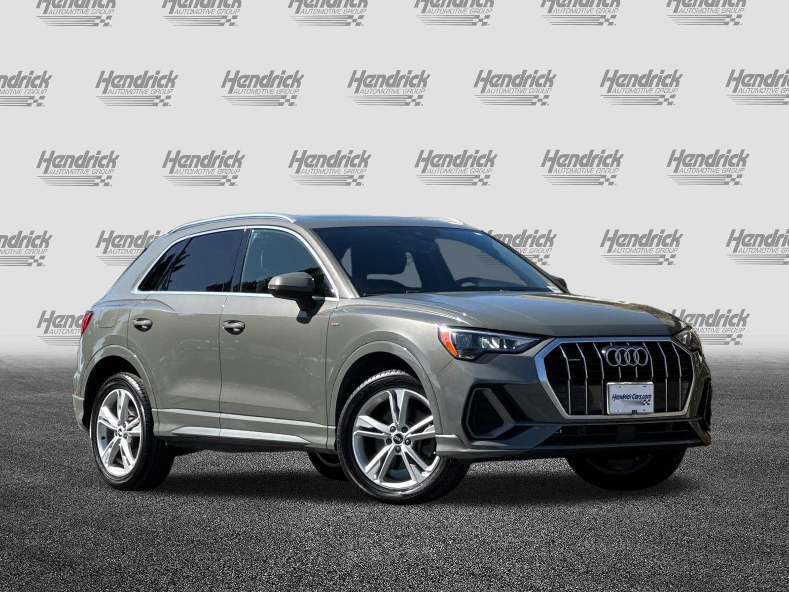 Used 2021 Audi Q3 2.0T Premium w/ Convenience Package AWD/4WD image 2