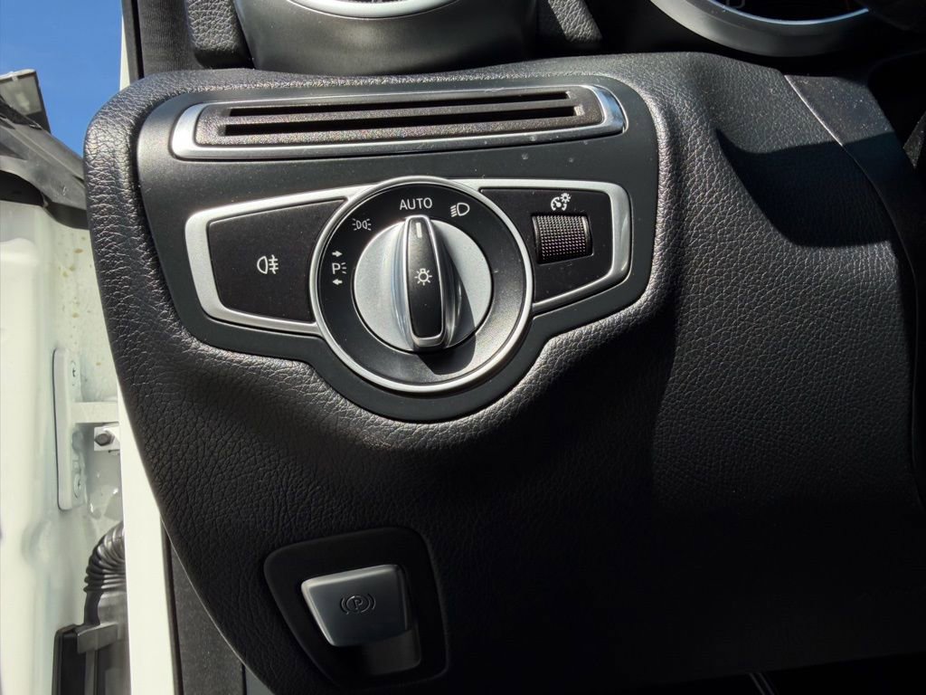 Used 2020 Mercedes-Benz C 300 Sedan image 17