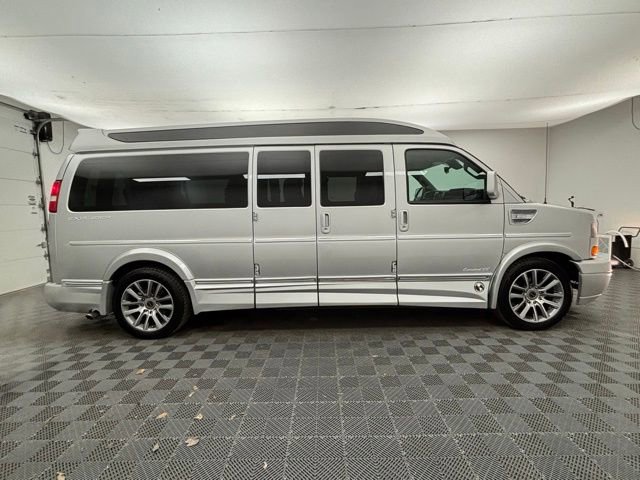 Used 2019 GMC Savana 2500 Extended w/ Enhanced Convenience Package image 5