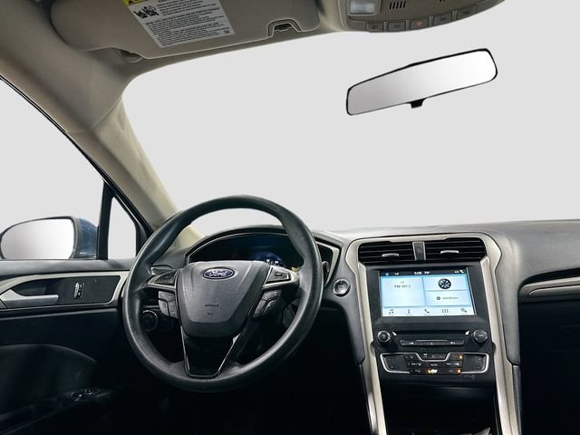 Used 2018 Ford Fusion SE w/ Fusion SE Technology Package FWD image 18