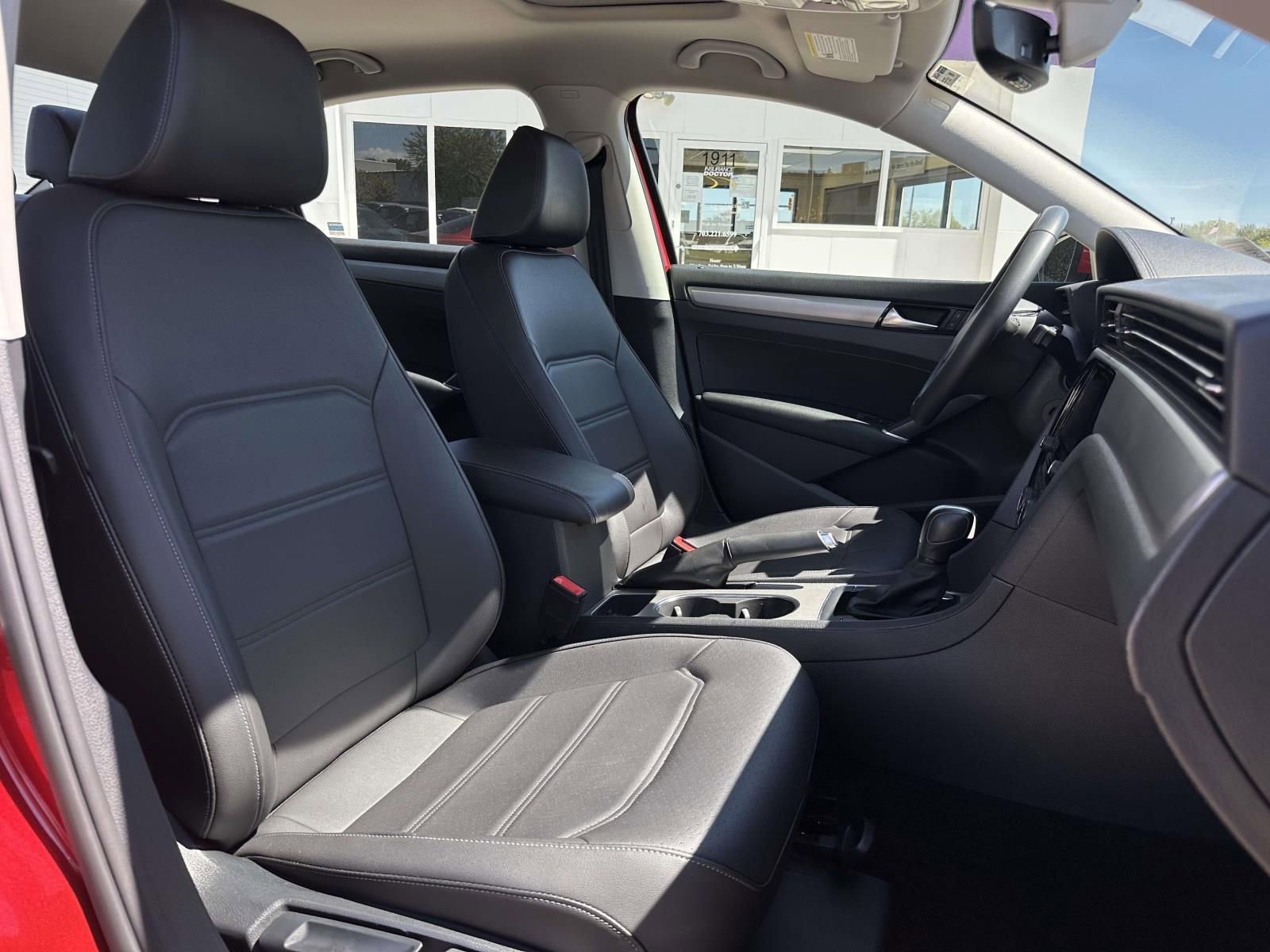 Used 2022 Volkswagen Passat 2.0T SE image 10