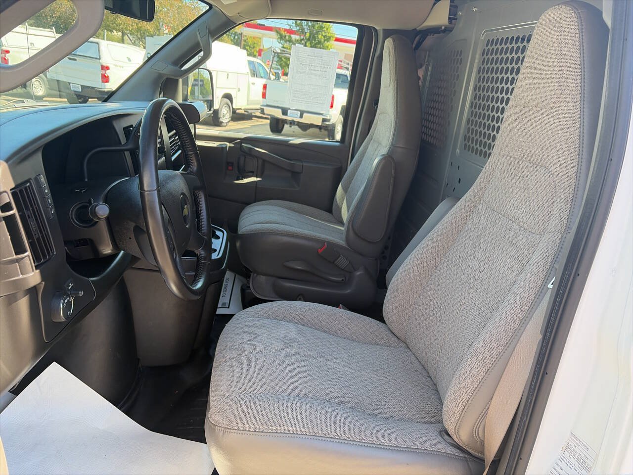 Used 2022 Chevrolet Express 2500 w/ Driver Convenience Package RWD image 10