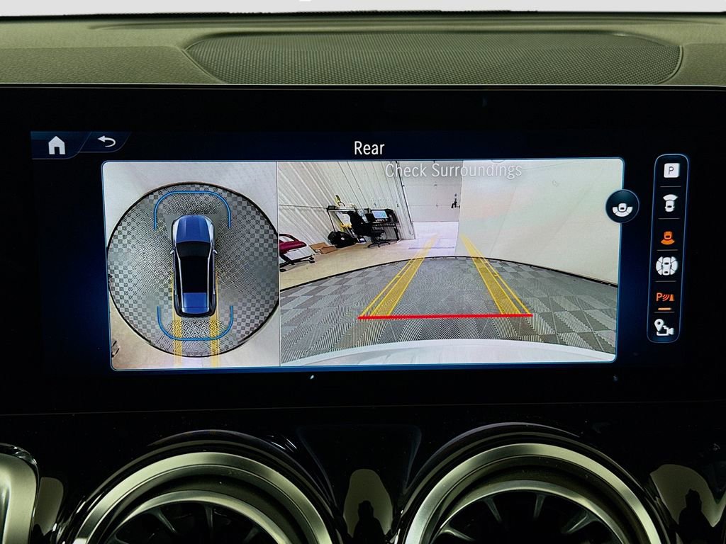 Used 2024 Mercedes-Benz GLB 35 AMG 4MATIC w/ Exclusive Package image 14