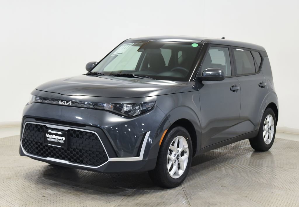 Used 2025 Kia Soul LX w/ LX Technology Package FWD image 9