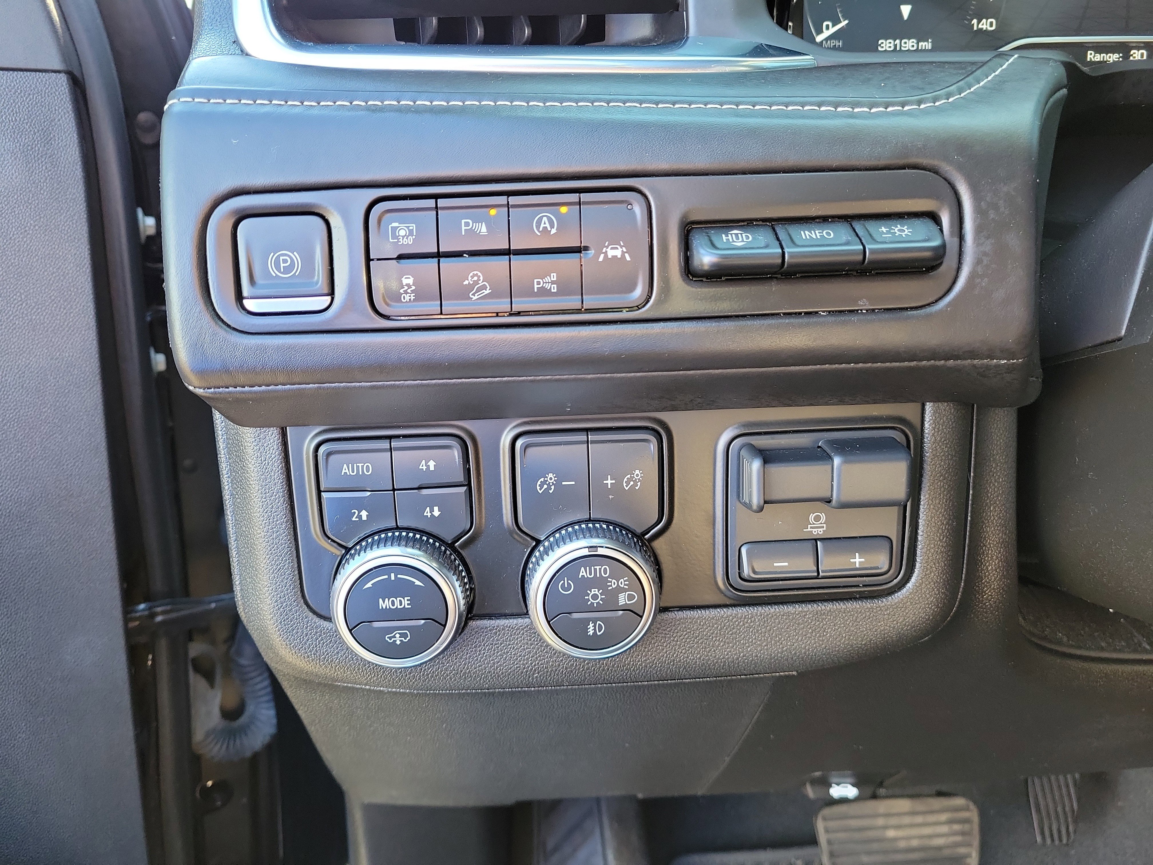 Used 2023 GMC Yukon Denali Ultimate image 21