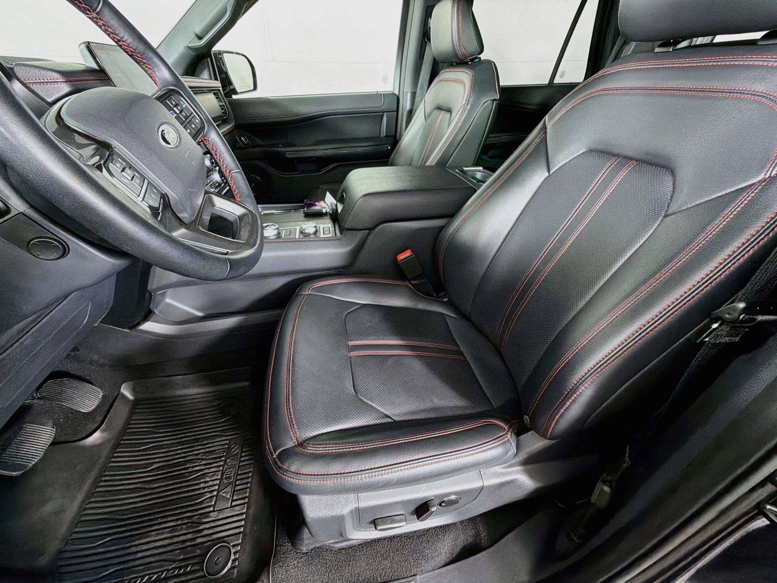 Used 2024 Ford Expedition Limited AWD/4WD image 2