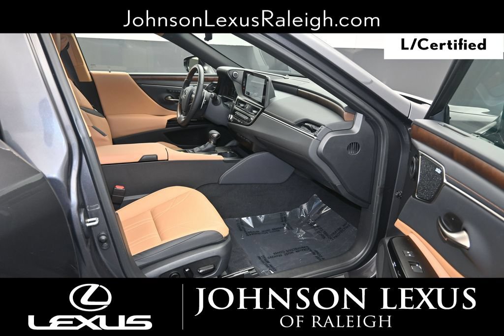 Certified 2025 Lexus ES 300h Ultra Luxury FWD image 11