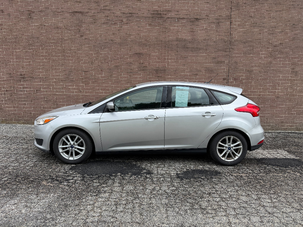 Used 2018 Ford Focus SE FWD image 3
