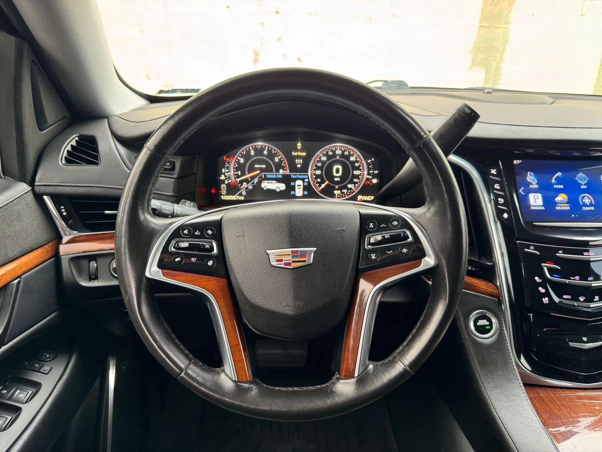 Used 2015 Cadillac Escalade Premium image 34