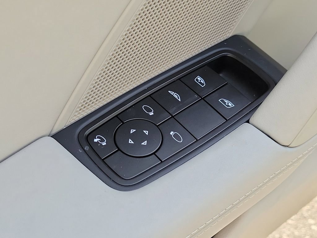 Certified 2025 Porsche 911 Carrera image 24