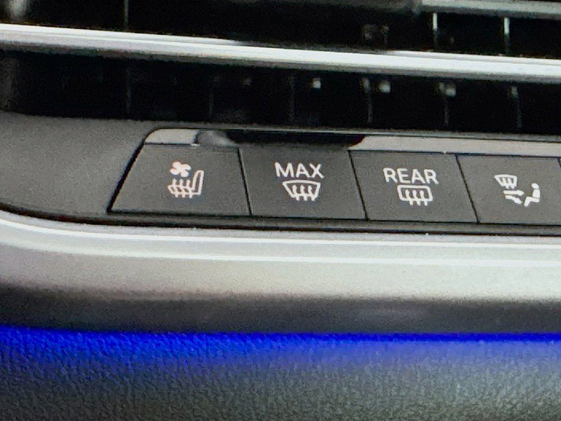 Used 2020 BMW X7 xDrive40i w/ Executive Package image 22