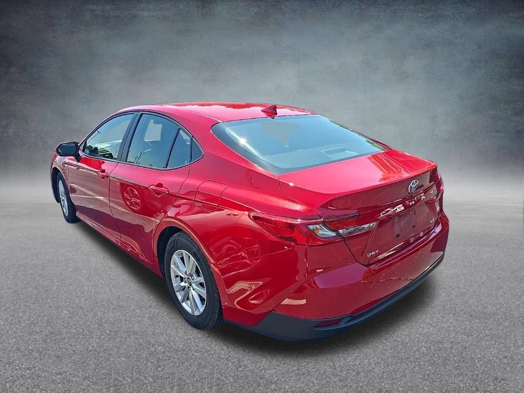 Used 2025 Toyota Camry LE FWD image 4
