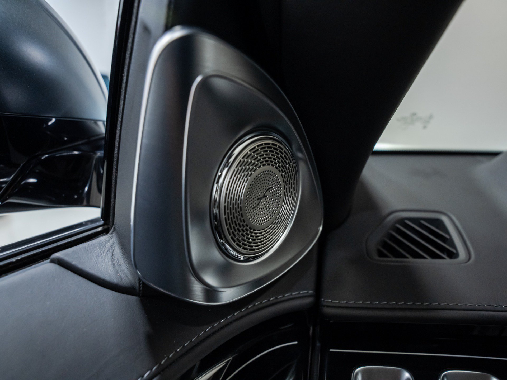 Used 2024 Mercedes-Benz Maybach S 680 4MATIC image 43