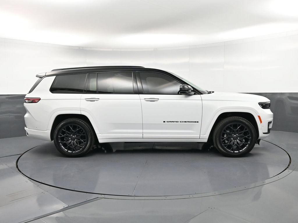 Used 2025 Jeep Grand Cherokee L Summit AWD/4WD image 9
