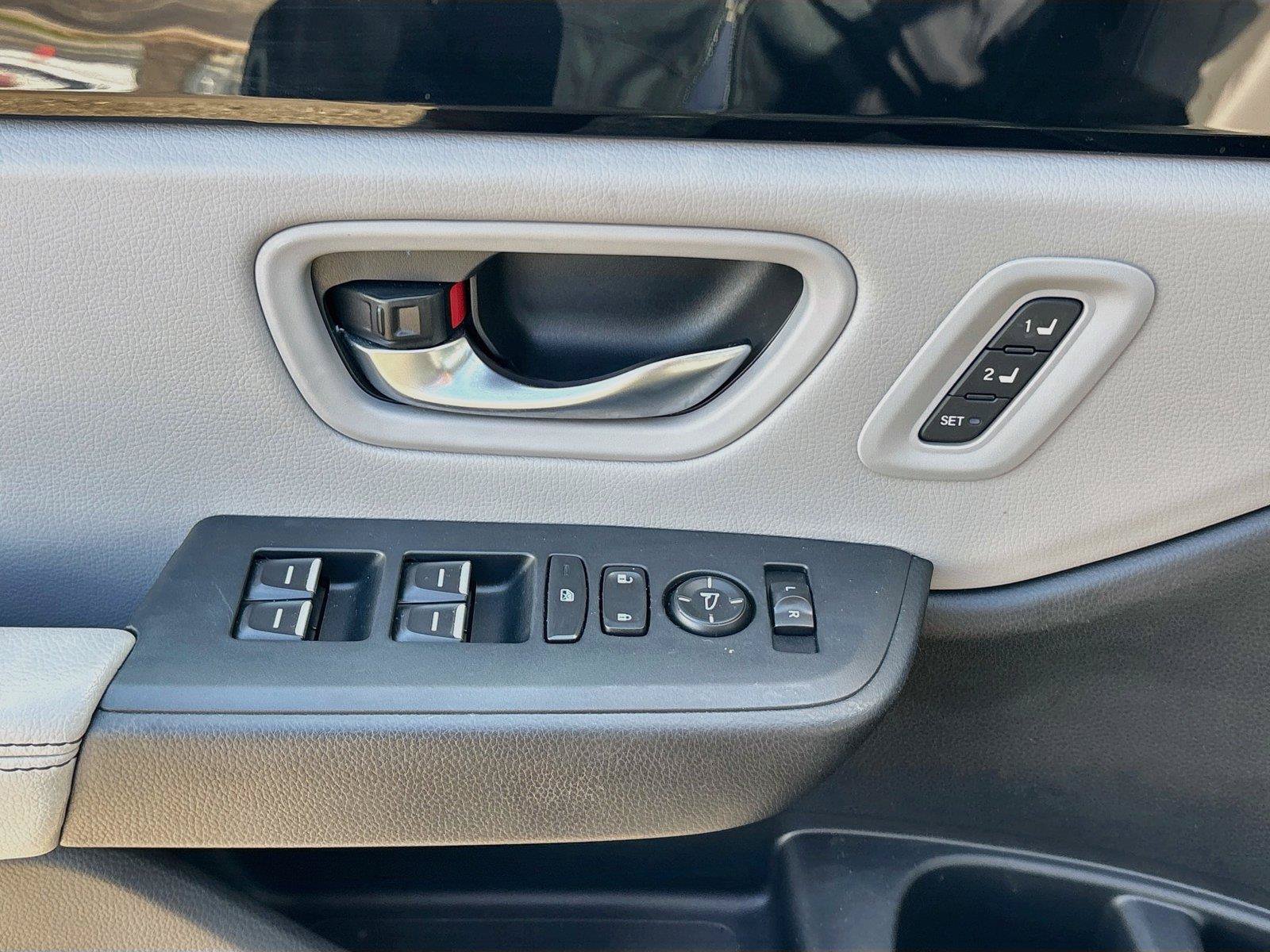 Used 2024 Honda Pilot Touring image 18