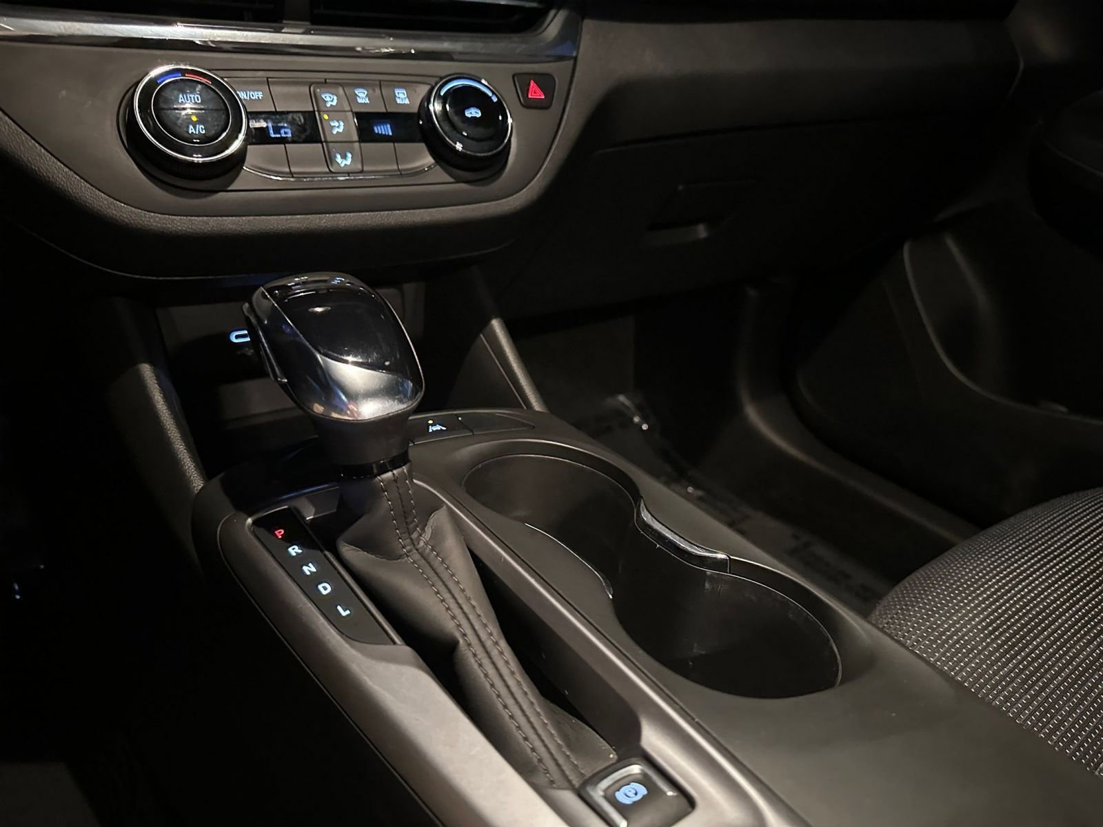 Used 2025 Buick Envista Preferred image 39