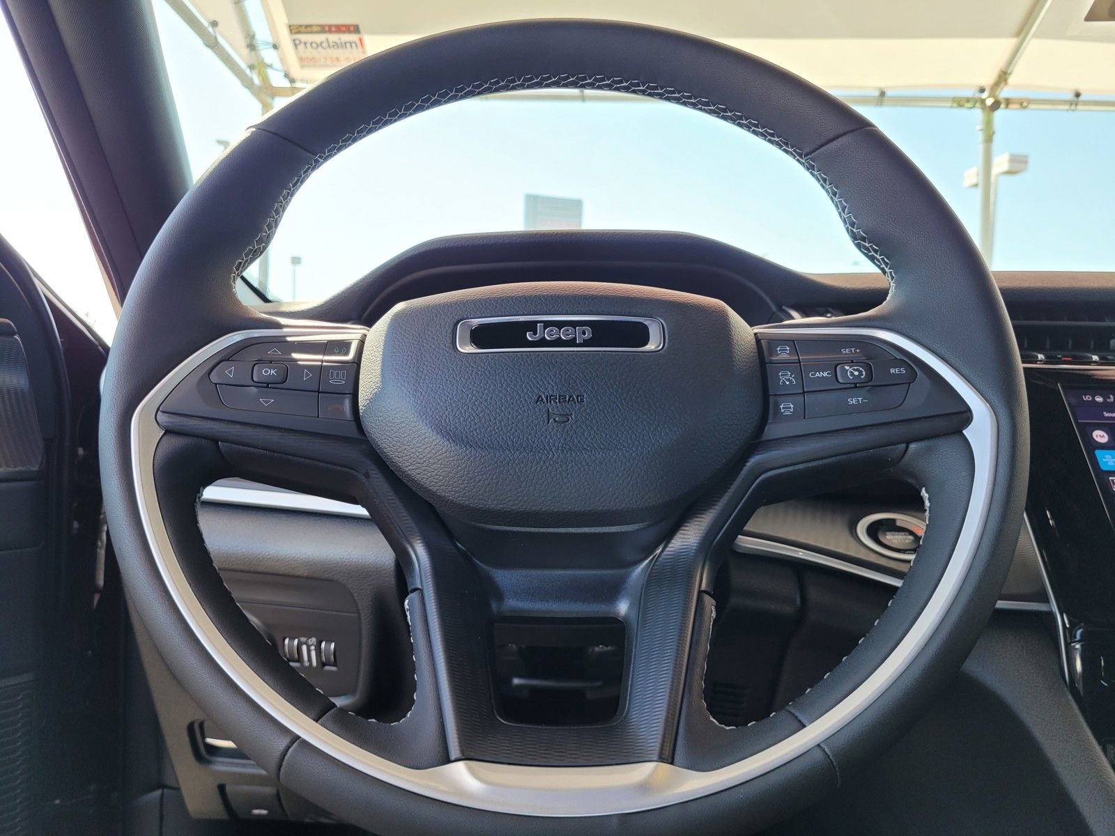 New 2025 Jeep Grand Cherokee L Laredo image 14