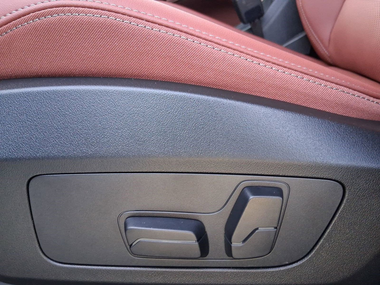 Used 2026 BMW X1 xDrive28i w/ Convenience Package image 12