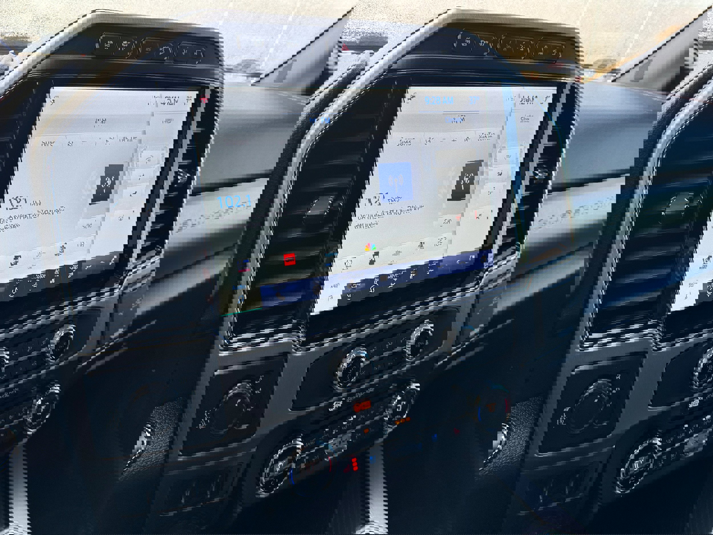 Used 2022 Ford F350 Platinum w/ FX4 Off-Road Package AWD/4WD image 3