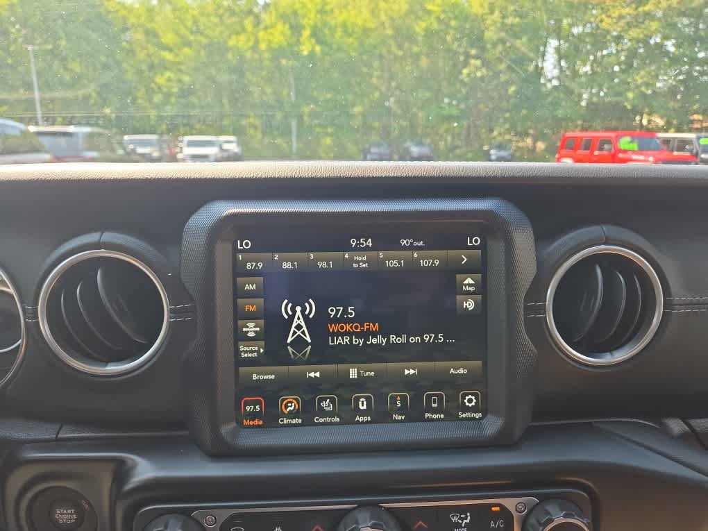 Used 2020 Jeep Gladiator Overland AWD/4WD image 25
