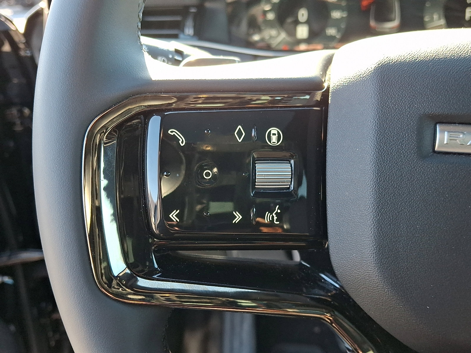 Used 2026 Land Rover Range Rover Evoque S image 22