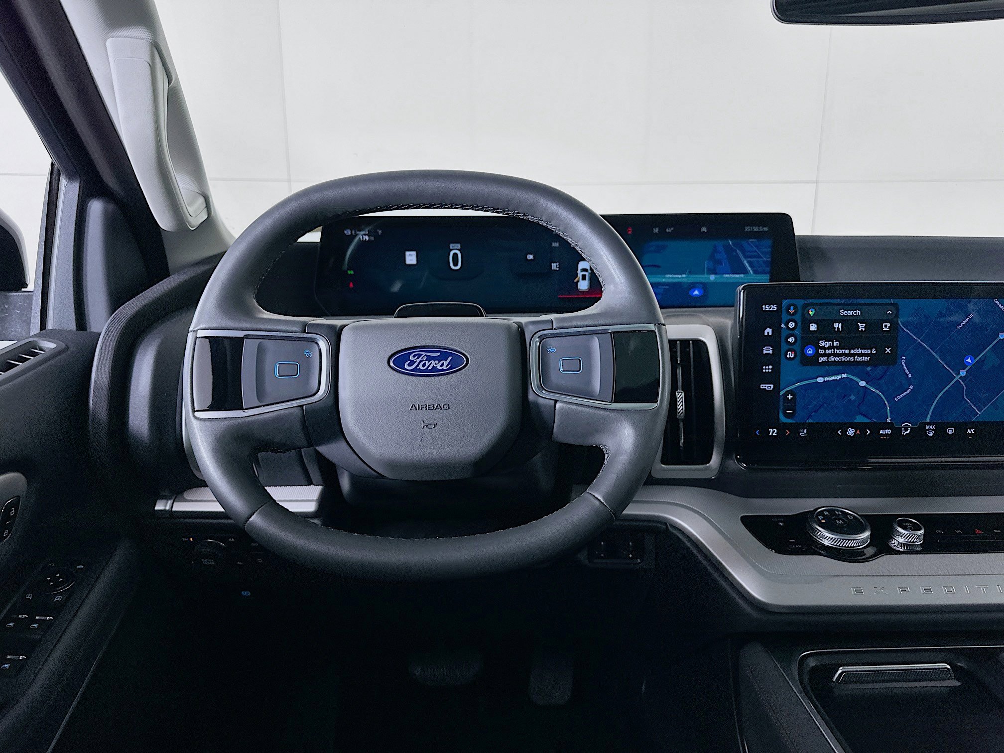 Used 2025 Ford Expedition Active image 17