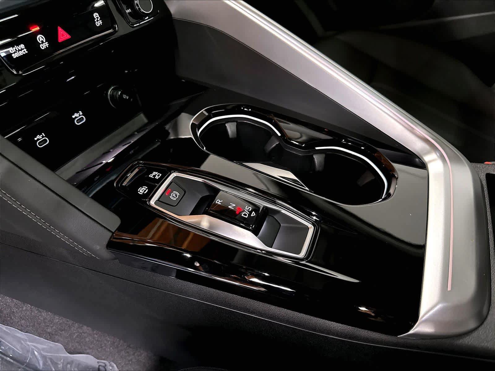 Certified 2025 Audi Q5 Premium AWD/4WD image 18