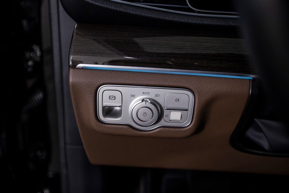 Used 2025 Mercedes-Benz GLE 450e 4MATIC image 32