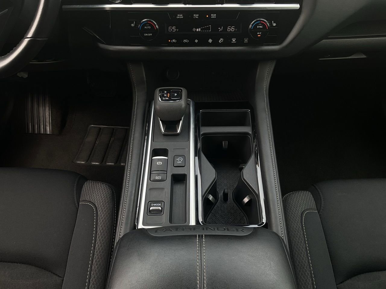 Used 2025 Nissan Pathfinder SV FWD image 15
