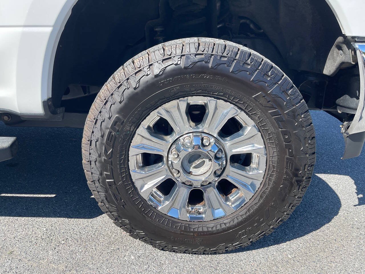 Used 2018 Ford F250 XLT w/ XLT Premium Package AWD/4WD image 11