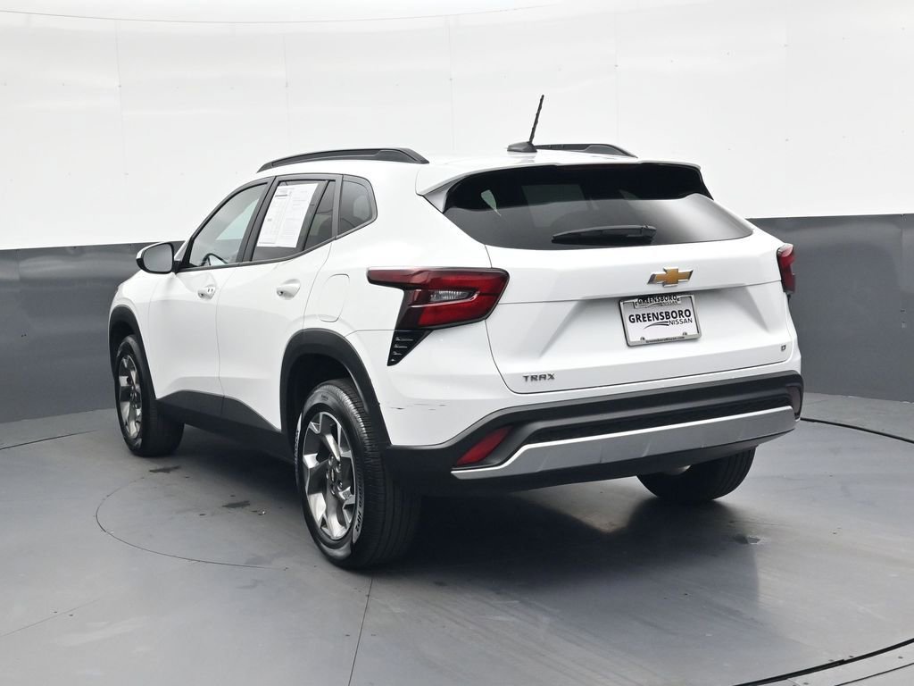 Used 2025 Chevrolet Trax LT image 5