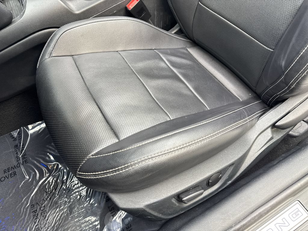 Used 2023 Ford Mustang Premium RWD image 31