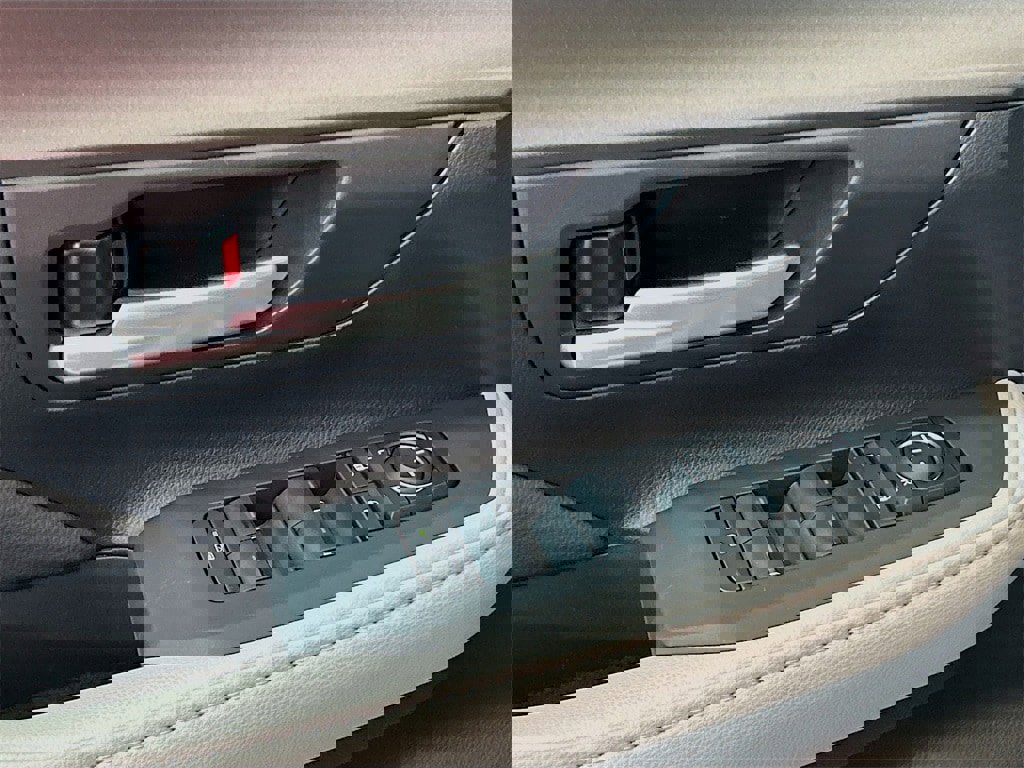 New 2026 Toyota Grand Highlander XLE image 17