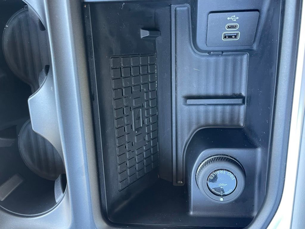 Used 2025 Ford Expedition Platinum w/ Platinum Ultimate Package AWD/4WD image 48