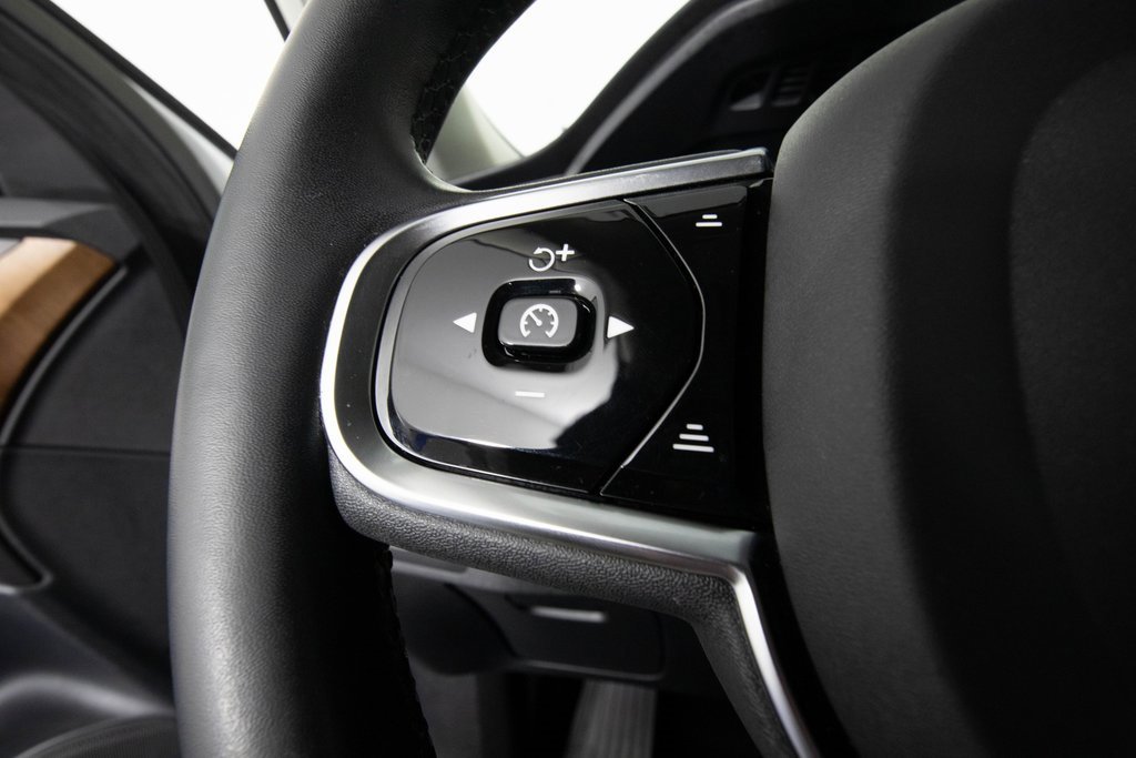 Used 2023 Volvo XC90 B6 Plus w/ Protection Package Premier image 32