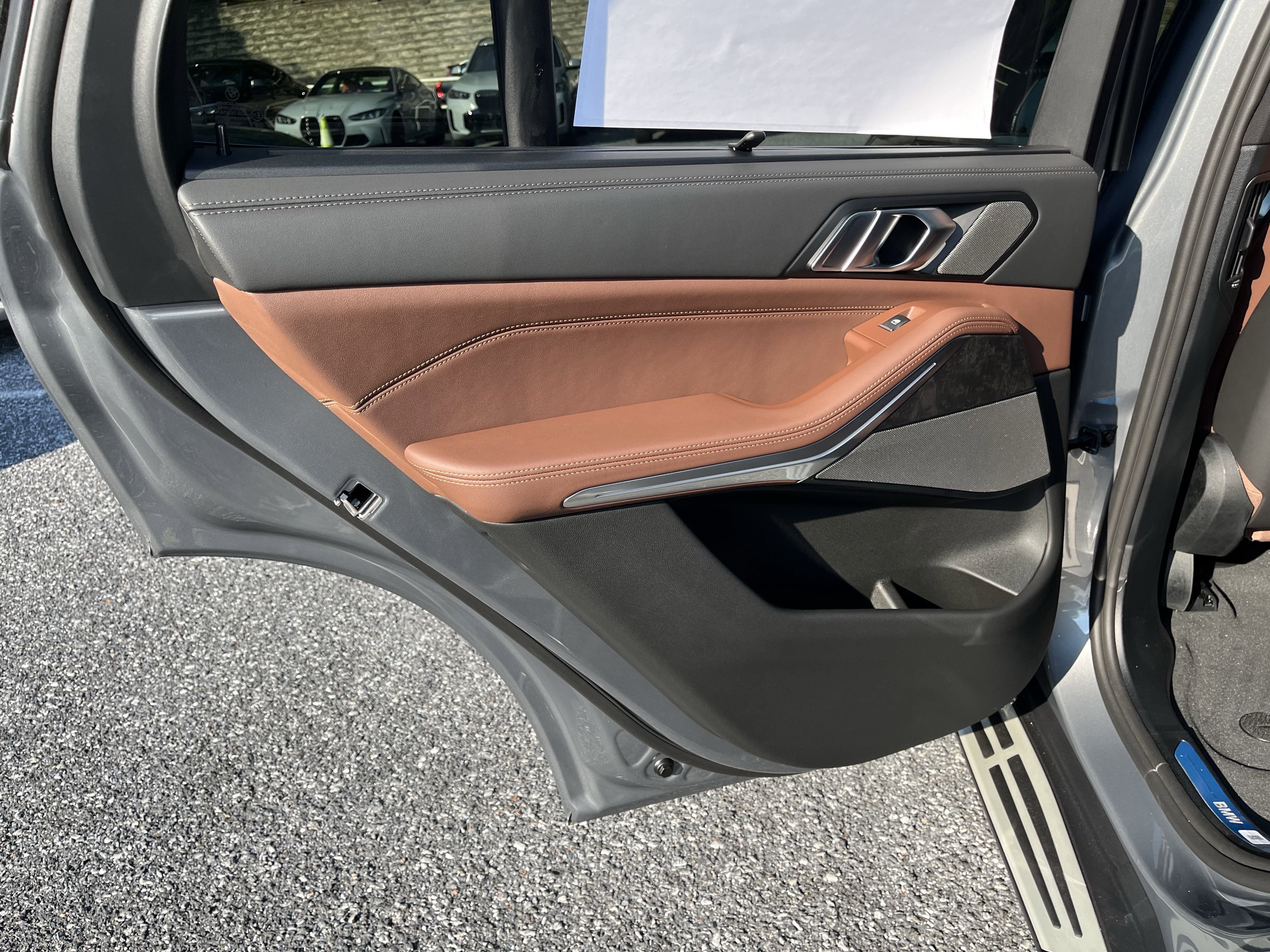 Used 2026 BMW X5 xDrive50e image 17