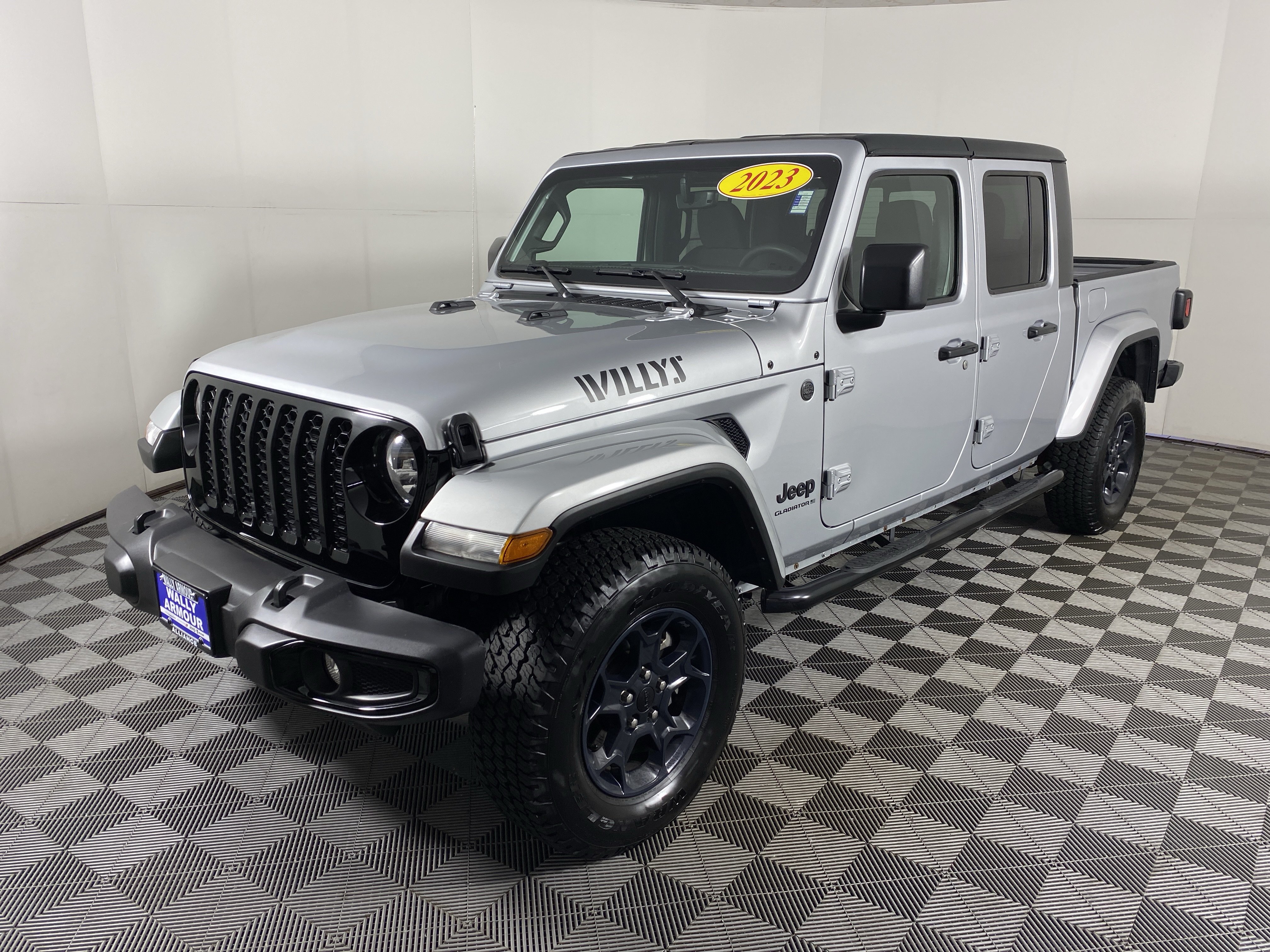 Used 2023 Jeep Gladiator Sport AWD/4WD image 11