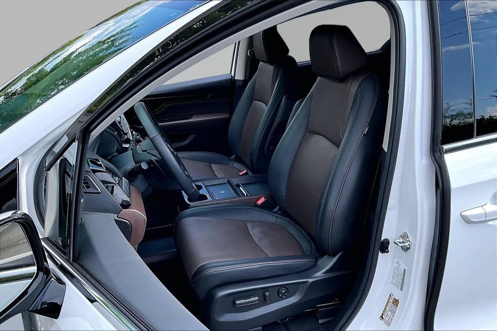 Used 2025 Honda Odyssey Elite image 17
